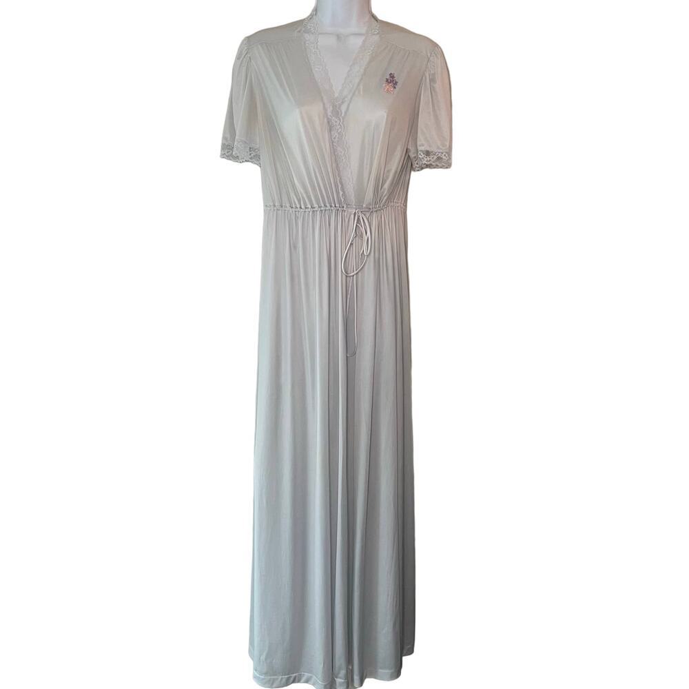 Vintage Jolie Two Small satin blue floral appliqué Embroidery lace trim Robe